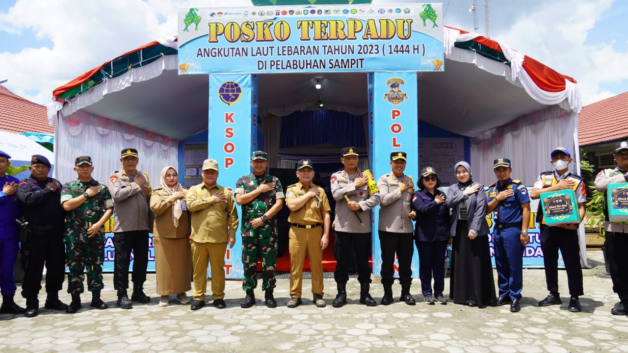 Gubernur Kalteng Sugianto Sabran Tinjau Posko Terpadu Angkutan Lebaran di Sampit Kalteng