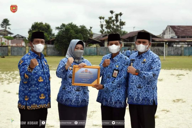 Pemkab Kobar Berikan Penghargaan SOPD atas Raihan Opini WTP ke-8 Kali Berturut-Turut