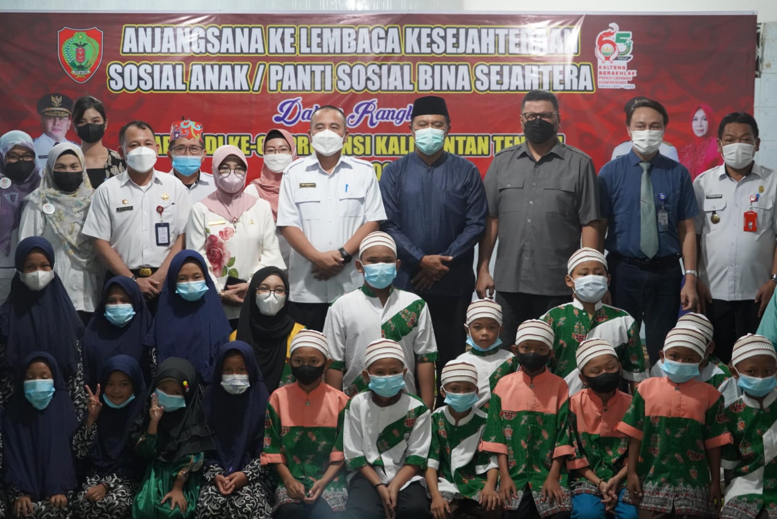 Anjangsana ke LKS Bina Sejahtera, Pemprov. Kalteng Serahkan Bantuan 
