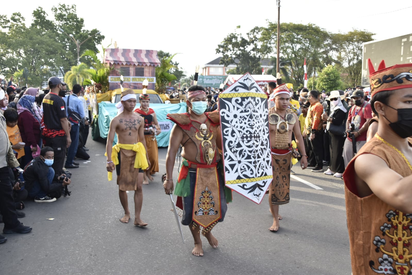 Ikut Semarakkan Pembukaan FBIM 2022, Pemkab Gunung Mas Menampilkan Tokoh Tambun Bungai