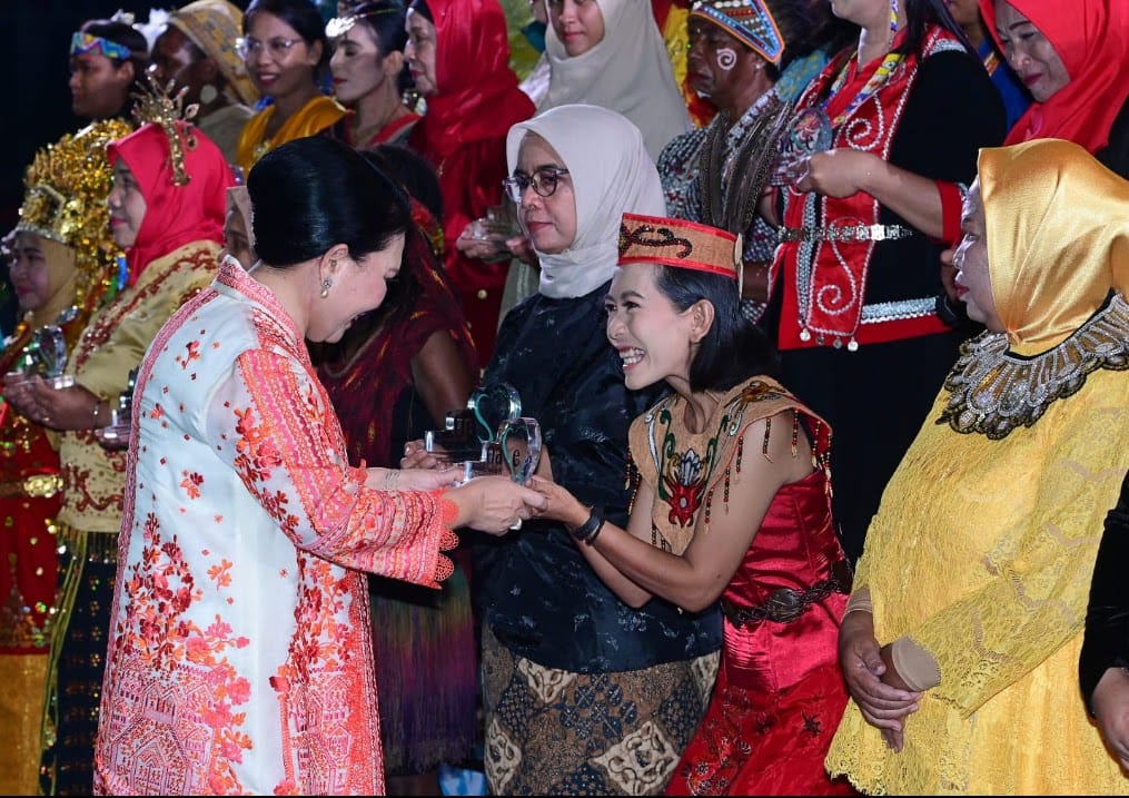 DP3APPKB Hadiri Pemberian Penghargaan Perempuan Berjasa dan Berprestasi Bidang Sosial Budaya