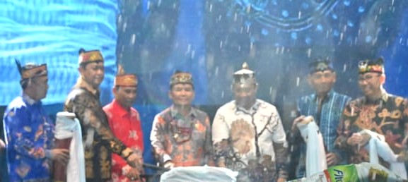 Gubernur Kalteng Resmi Membuka Festival Budaya Isen Mulang 2025, Meneguhkan Falsafah Rumah Betang dan Nilai Belum Bahadat dalam Spirit Keberagaman