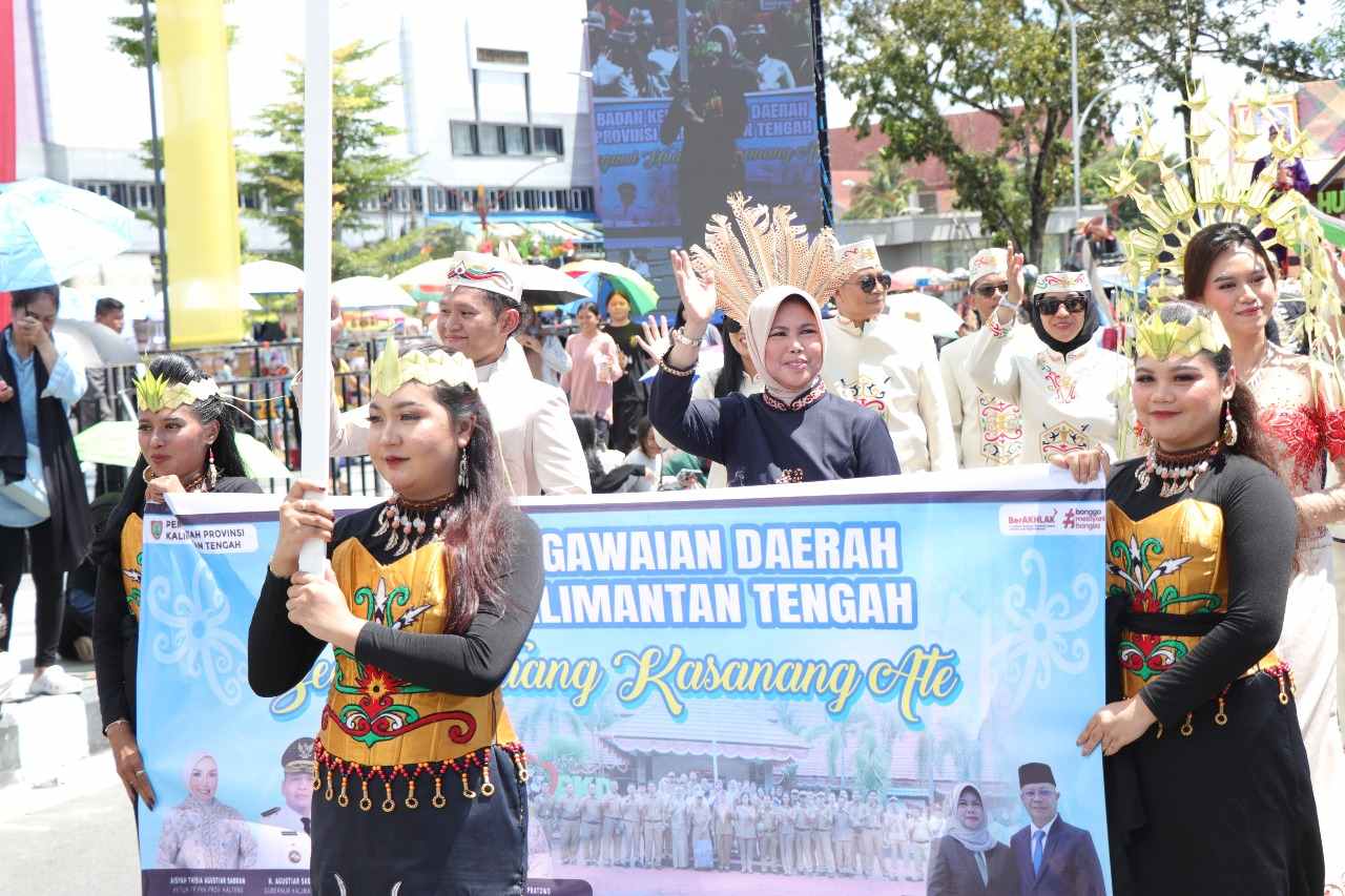BKD Prov. Kalteng Turut Meriahkan Karnaval Budaya Isen Mulang 2025, Usung Semangat Begawi Huang Kasanang Atei
