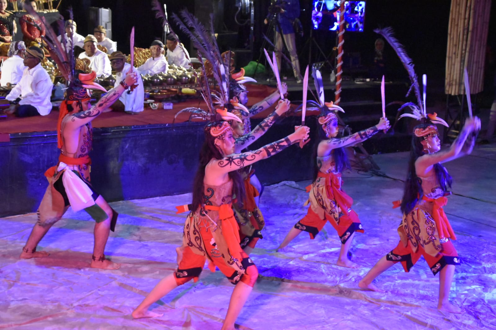 Asisten Adum Sri Suwanto Buka Pagelaran Seni dan Budaya Wayang Kulit