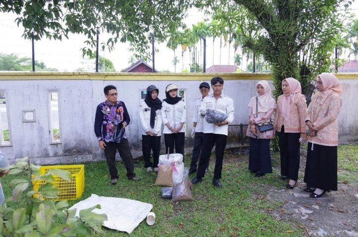 Perkuat Ketahanan Pangan Keluarga, Dinas TPHP Prov Kalteng Gelar Sosialisasi Pemanfaatan Pekarangan bagi DWP Dinas PMD Prov Kalteng