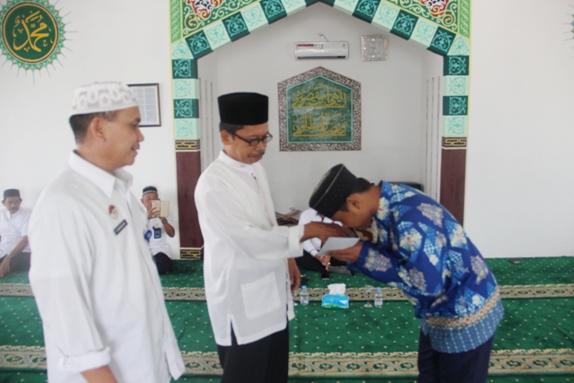 Kanwil Kemenkumham Kalteng Laksanakan Pengajian Rutin Sekaligus Syukuran Keberangkatan Haji Pegawai 