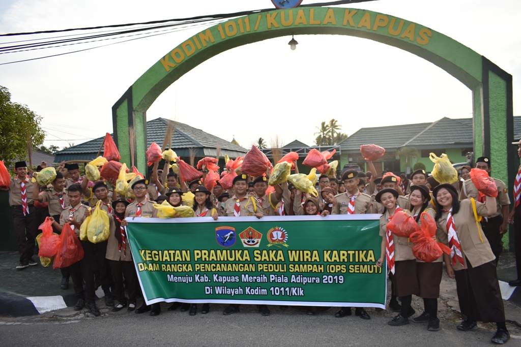 Kwarcab Pramuka Kapuas dan Kodim 1011/KLK Laksanakan Operasi Semut