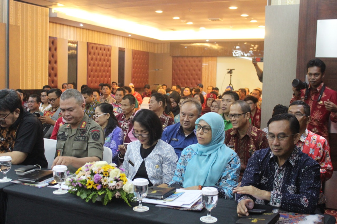 Kadis Kominfo Buka Rakor PPID, KIM, dan Festival Media Pertunjukan Rakyat se-Kalteng