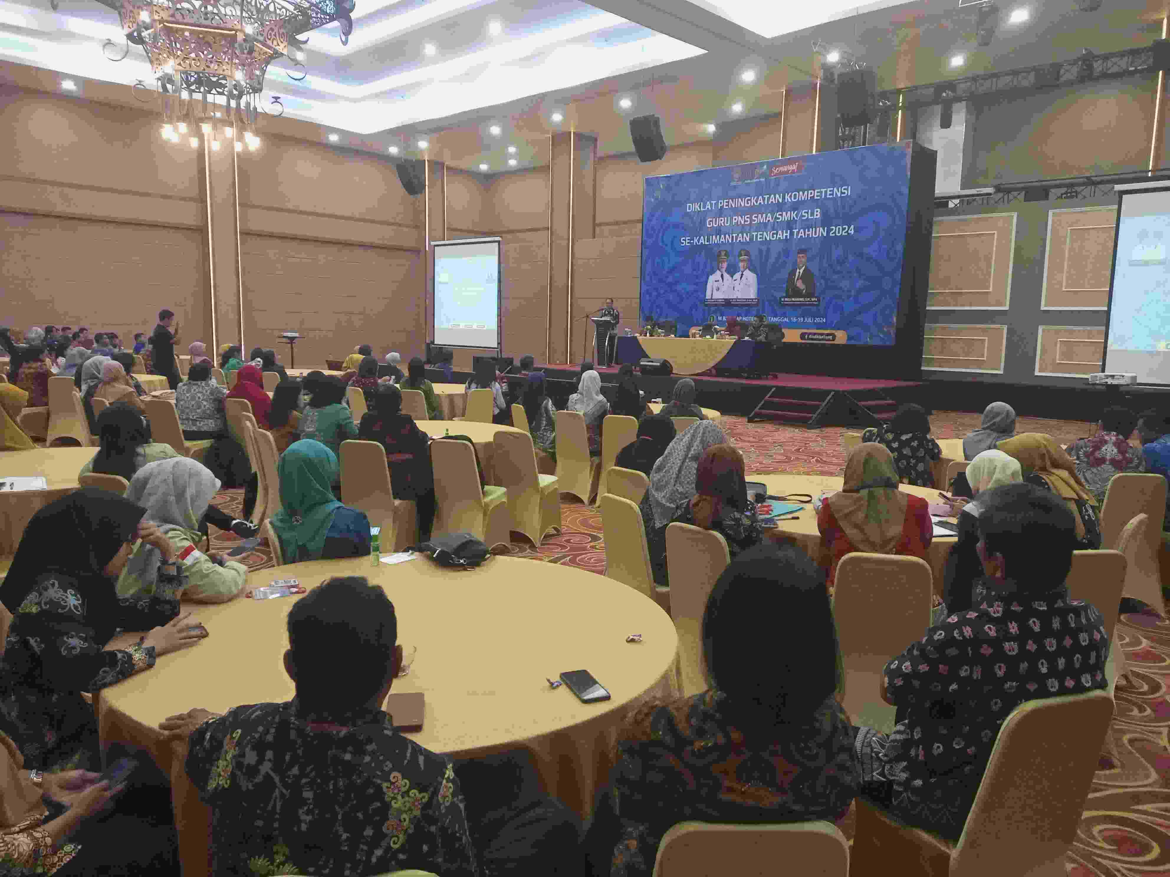 Disdik Kalteng Gelar Diklat Peningkatan Kompetensi Guru PNS SMA/SMK/SLB se-Kalimantan Tengah 2024