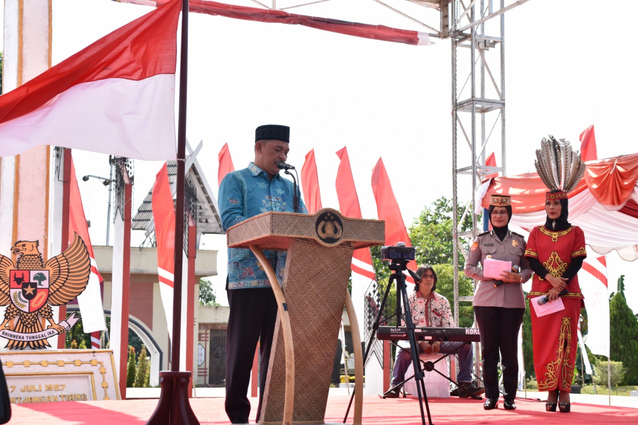 Pj. Sekda Buka Acara Festival Tari Dayak Kebangsaan 