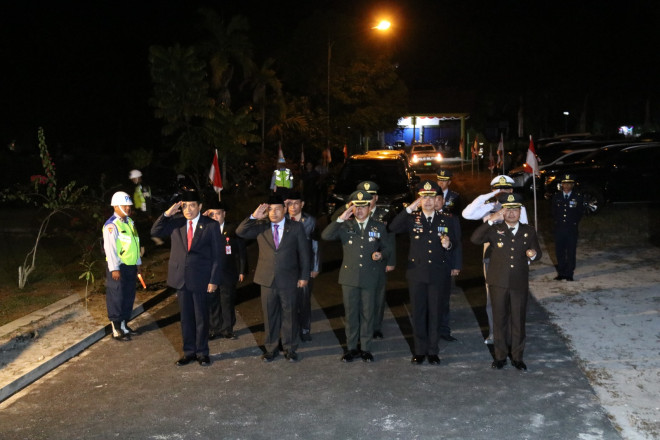 Peringati HUT ke-78 Kemerdekaan RI, Pemkab Kobar Gelar Renungan Suci di Makam Pahlawan Indra Pura