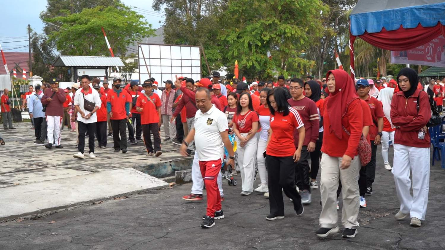 Dinas Lingkungan Hidup Gelar Pasar Murah dan Jalan Sehat