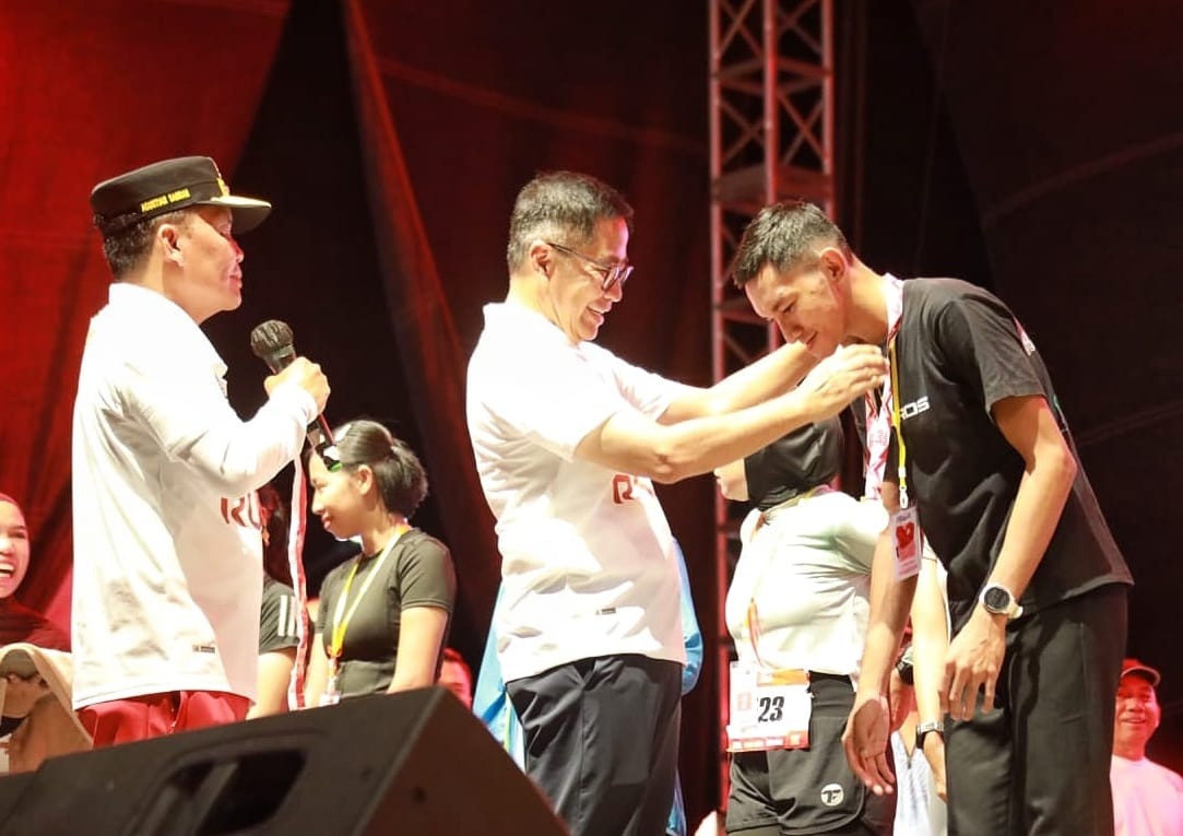 Gubernur Lepas Ribuan Peserta Sabrun Night Run 8K Tahun 2025   