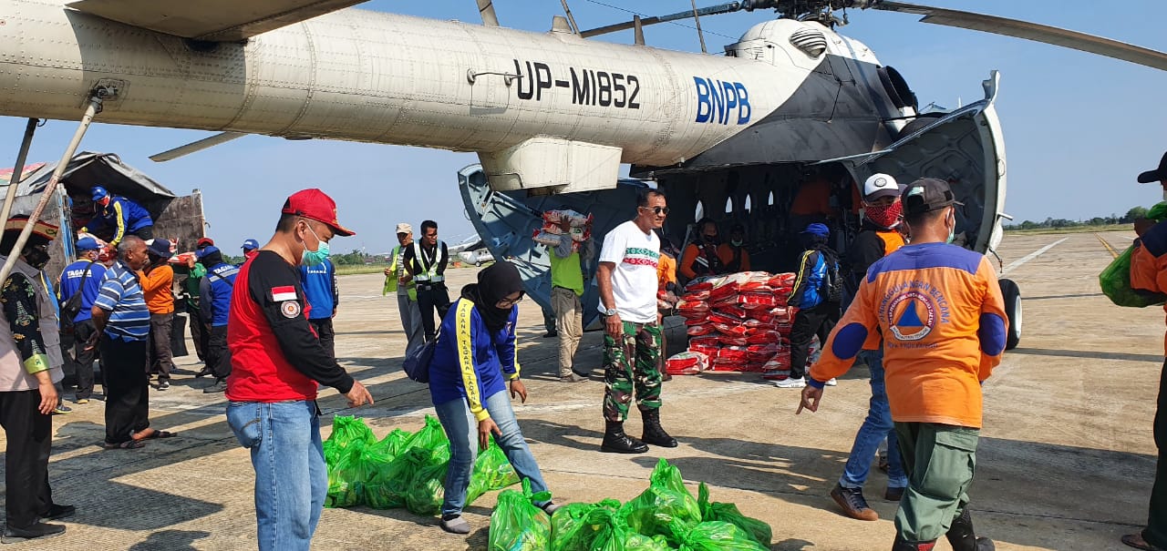 Pemprov. Kalteng Salurkan Bansos Korban Banjir Berupa Beras CPP dan Paket Sembako di 3 Kabupaten 