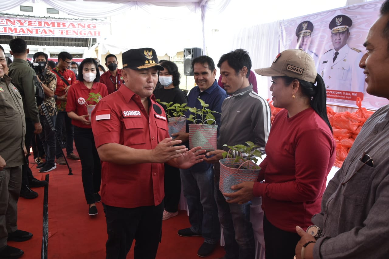 Jaga Stabilitas Harga Bapokting dan Tekan Laju Inflasi Daerah, Gubernur Sugianto Sabran Buka Pasar Murah dan Pasar Penyeimbang Serentak se-Kalteng  