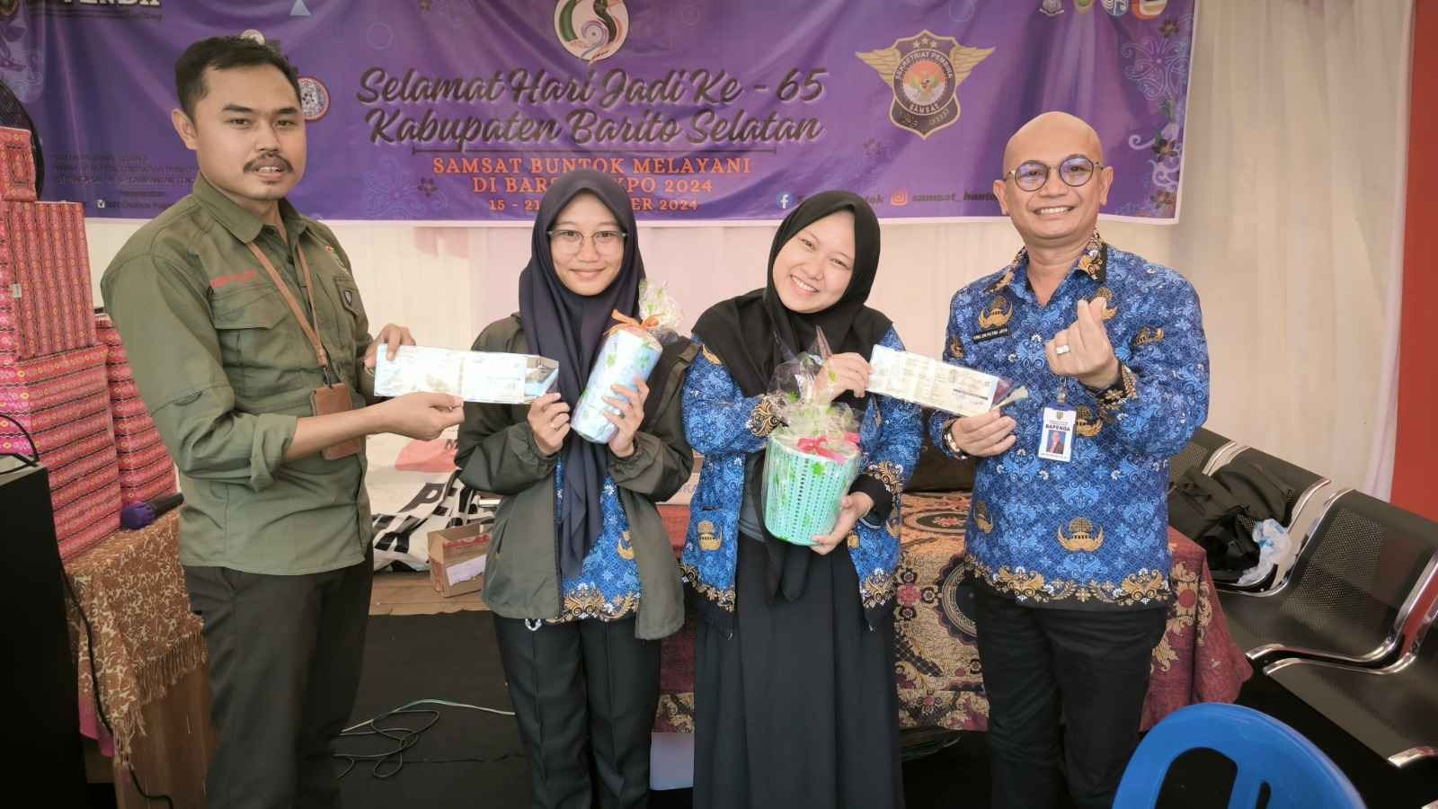 Stand Samsat Buntok Hadir di Barsel Expo 2024