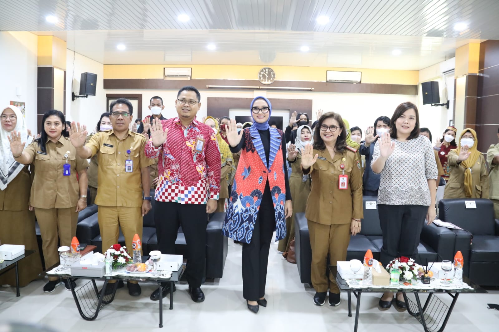 Cegah Perkawinan Usia Anak, Ketua TP-PKK Ivo Sugianto Sabran Imbau Para Remaja Fokus Kejar Cita-Cita