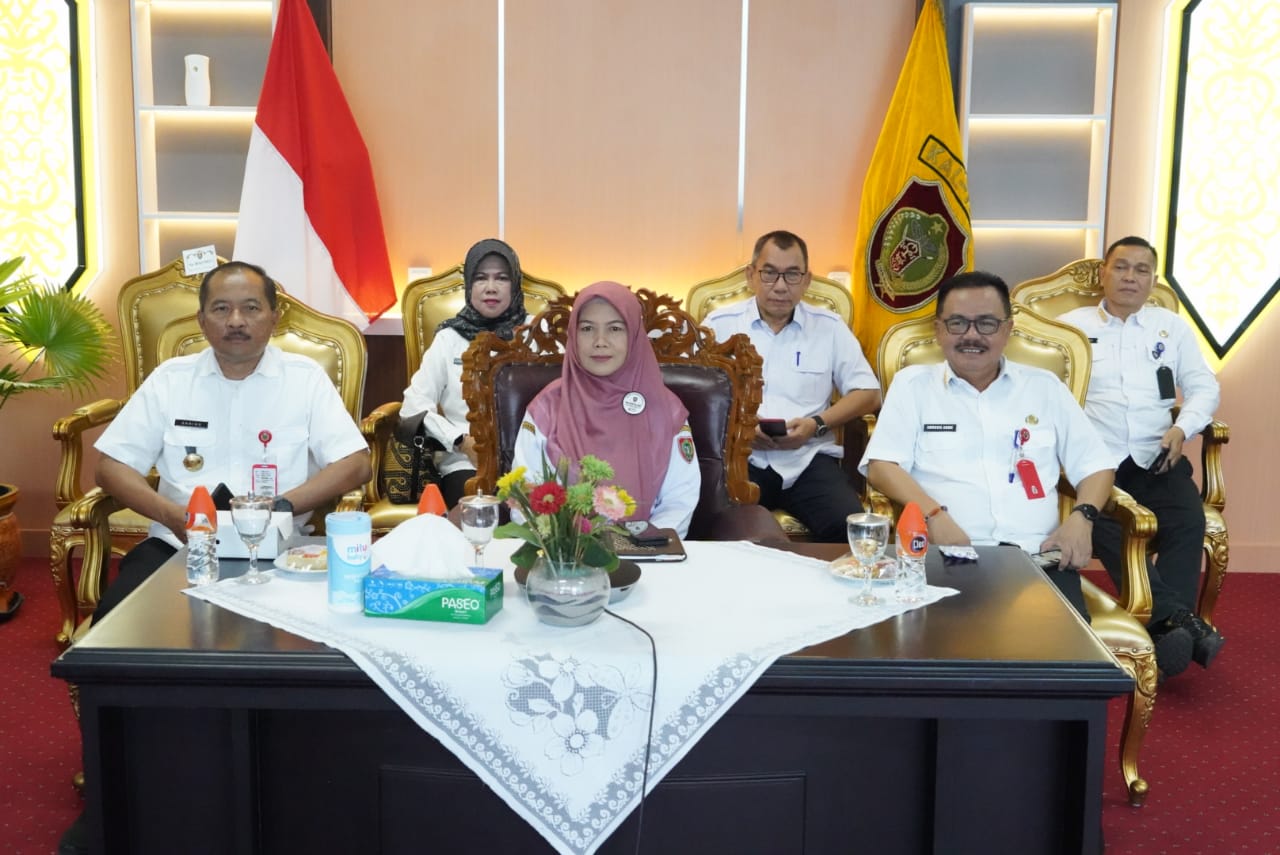 Usung Tema “Terlibat Politisasi Terjerat Korupsi; Tahun Politik, Tahun Rawan Korupsi ASN” Plh. Asisten Pemerintahan dan Kesra Herson B. Aden Hadiri Webinar, secara Virtual