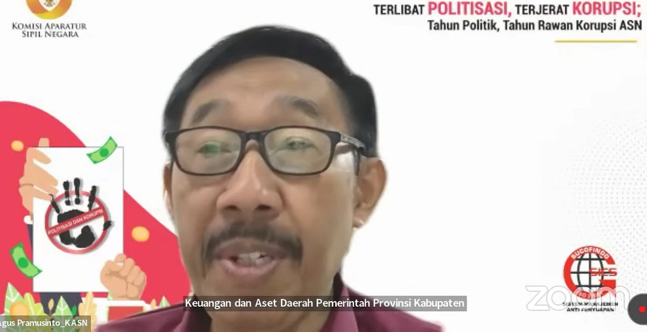 Usung Tema “Terlibat Politisasi Terjerat Korupsi; Tahun Politik, Tahun Rawan Korupsi ASN” Plh. Asisten Pemerintahan dan Kesra Herson B. Aden Hadiri Webinar, secara Virtual