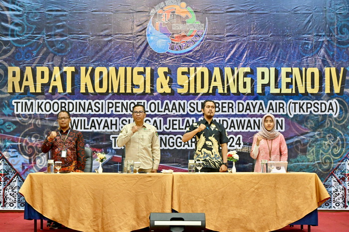 Kepala Bappedalitbang Prov. Kalteng Buka Rapat Komisi dan Sidang Pleno IV TKPSDA Wilayah Sungai Jelai-Kendawangan Tahun 2024