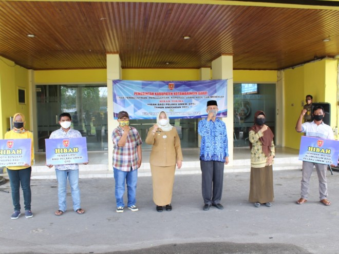 Pelaku UMKM Area CFD Terima Bantuan Sarana Usaha
