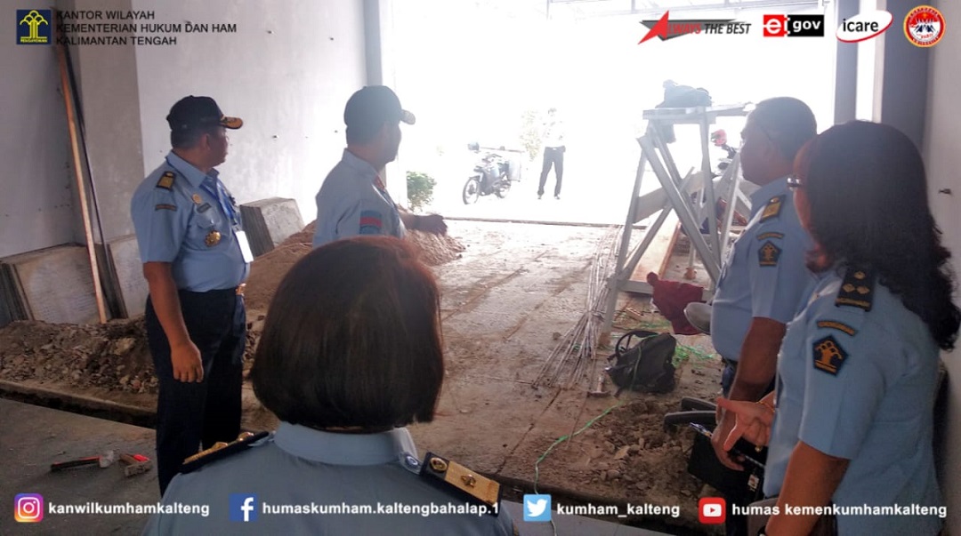 Kakanwil Tinjau Proses Pembangunan Law Center di Kanwil Kemenkumham Kalteng