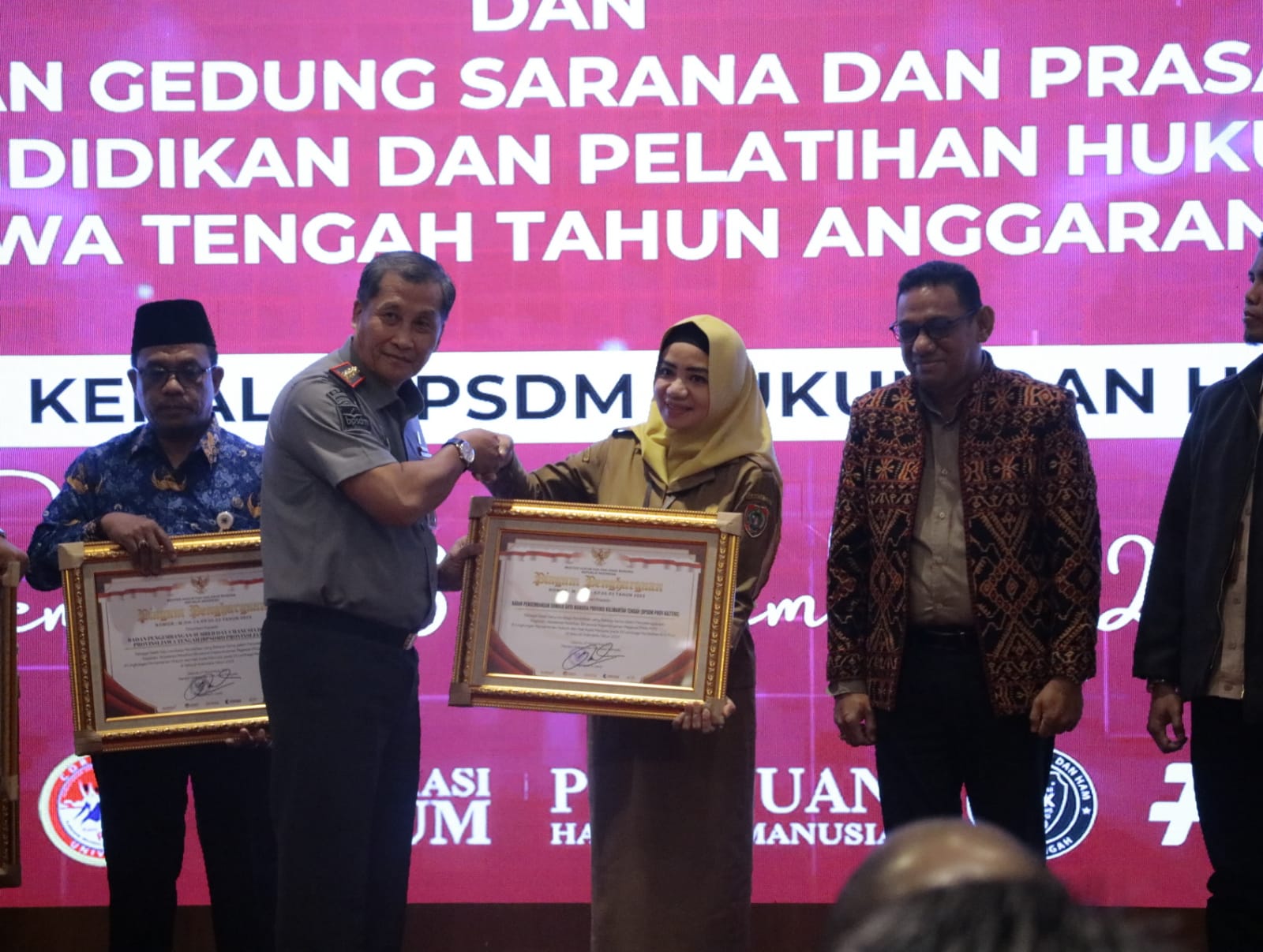 BPSDM Provinsi Kalimantan Tengah Raih Penghargaan Sinergitas Insan Pembelajar