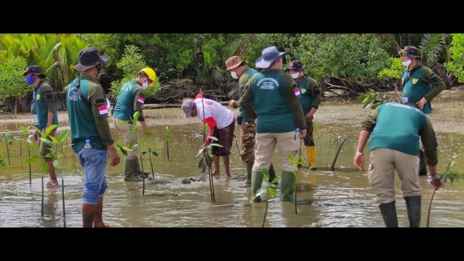 Peringati Peristiwa 14 Januari 1946 Kumai, Badan Kesbanpol Kobar bersama AMPP Kumai Tanam Pohon Mangrove