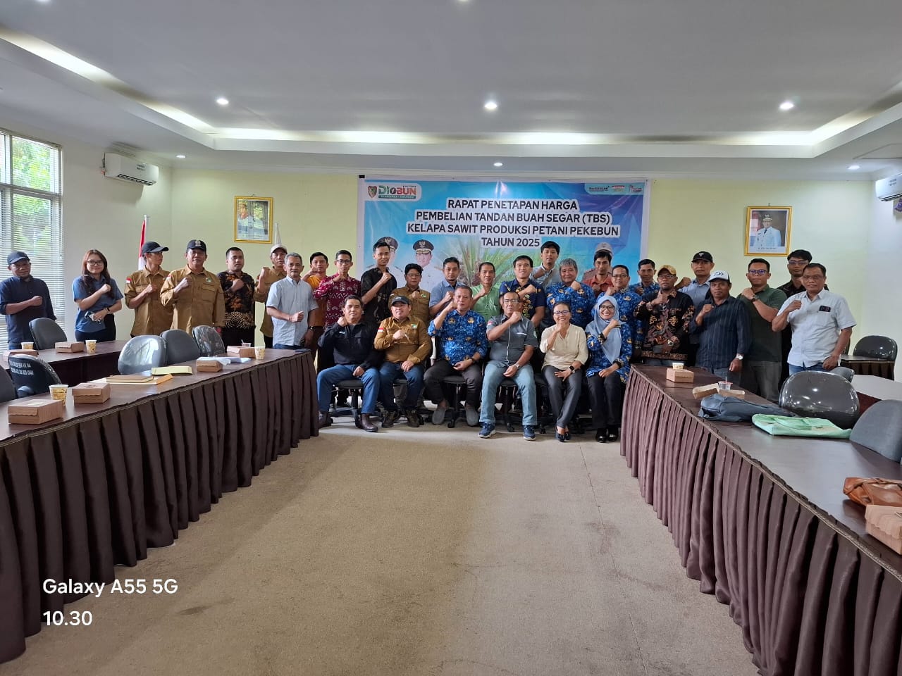Hitung Indeks K dan Harga, Disbun Laksanakan Rapat Penetapan Harga Pembelian TBS Periode I Bulan Januari 2025