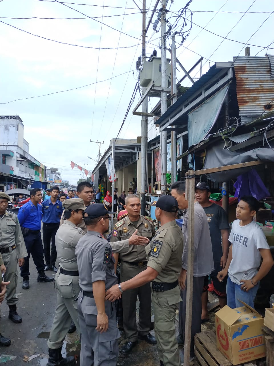 Tertibkan Pedagang yang Melanggar PP dan Perda