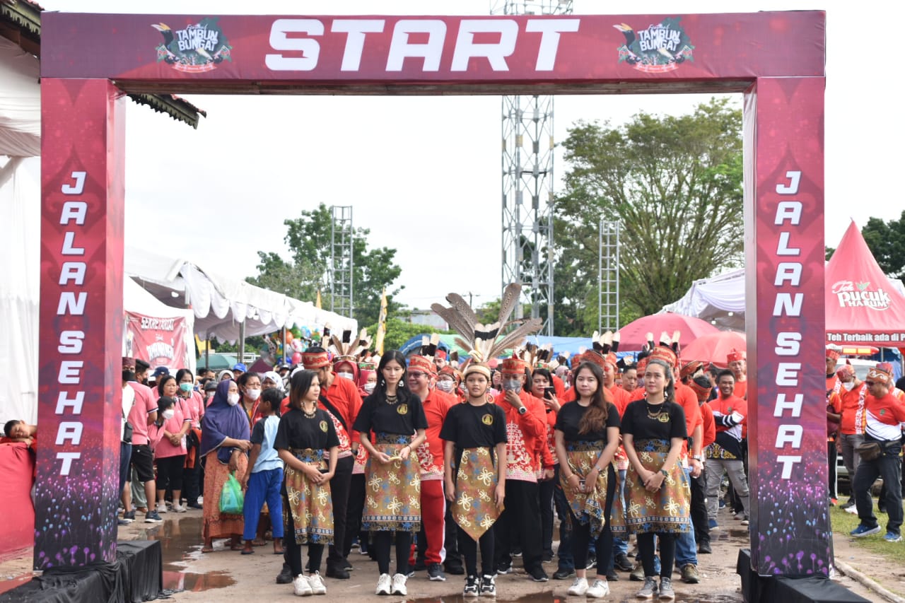 Jalan Sehat tutup rangkaian kegiatan Festival Tambun Bungai 2023