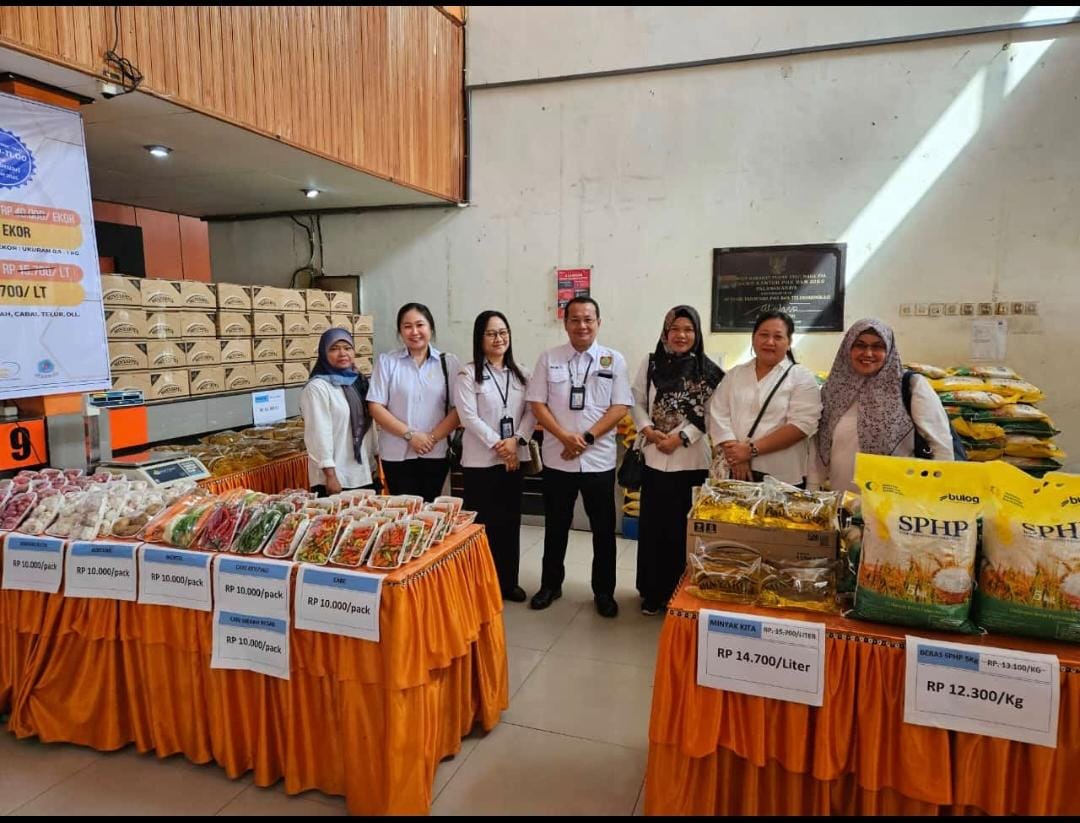 Kadis TPHP Prov Kalteng Tinjau Operasi Pasar Pangan Murah di Palangka Raya  