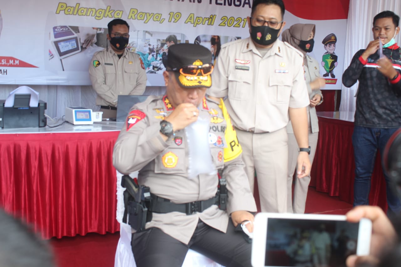 Asisten Perekonomian dan Pembangunan Setda Kalteng Hadiri Launching GeNose C19