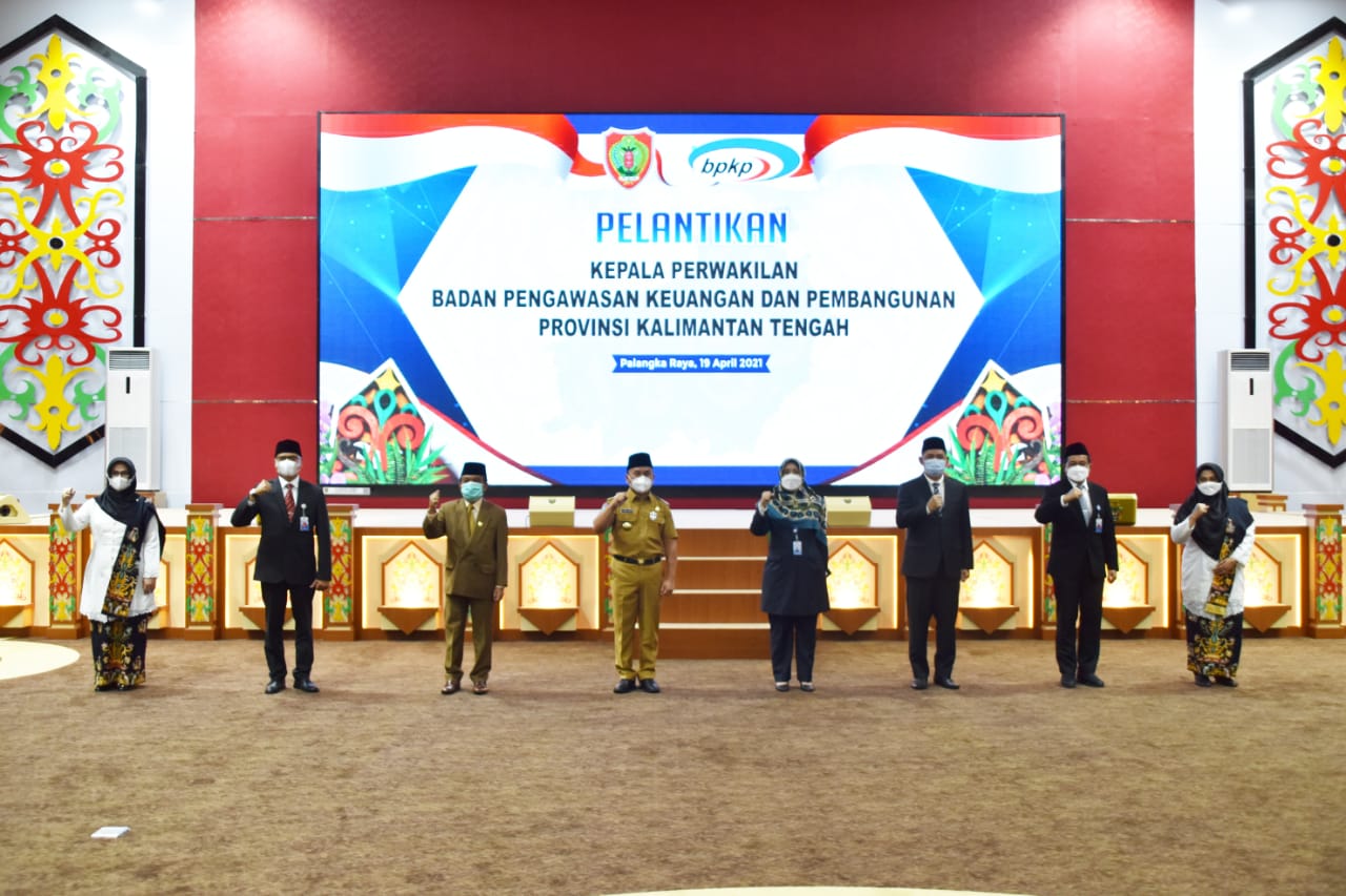 Gubernur H. Sugianto Sabran Melantik Kepala Perwakilan BPKP Provinsi Kalteng