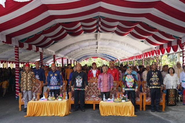 Hadiri Peringatan HUT Integrasi Ke-45 Tahun Kaharingan-Hindu, Plt Sekda Kalteng Ajak Junjung Prinsip Belom Bahadat 