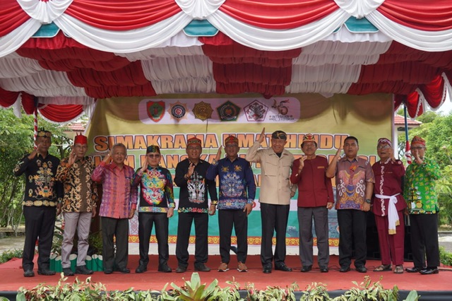 Hadiri Peringatan HUT Integrasi Ke-45 Tahun Kaharingan-Hindu, Plt Sekda Kalteng Ajak Junjung Prinsip Belom Bahadat 