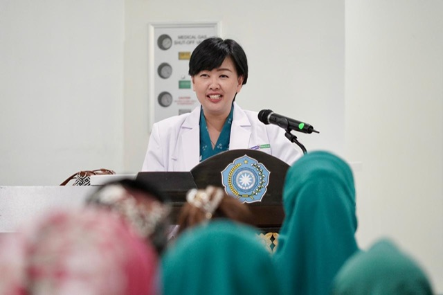 Gubernur Kalteng Bersama Ketua TP-PKK Tinjau Pemeriksaan Kesehatan Gratis Deteksi Dini Kanker Payudara 