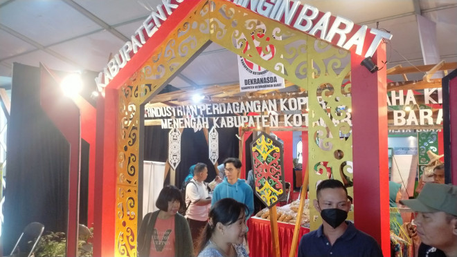 Wakili Kobar pada Kalteng Expo 2023, Disperindagkop UKM dan Dekranasda Pamerkan Produk Unggulan Khas Kobar