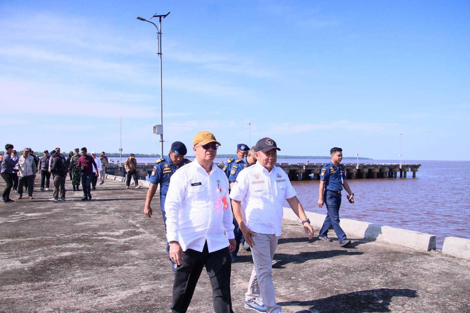 Kadis PMD Prov. Kalteng Dampingi Gubernur dan Wagub Kalteng Sambangi Pelabuhan Batanjung
