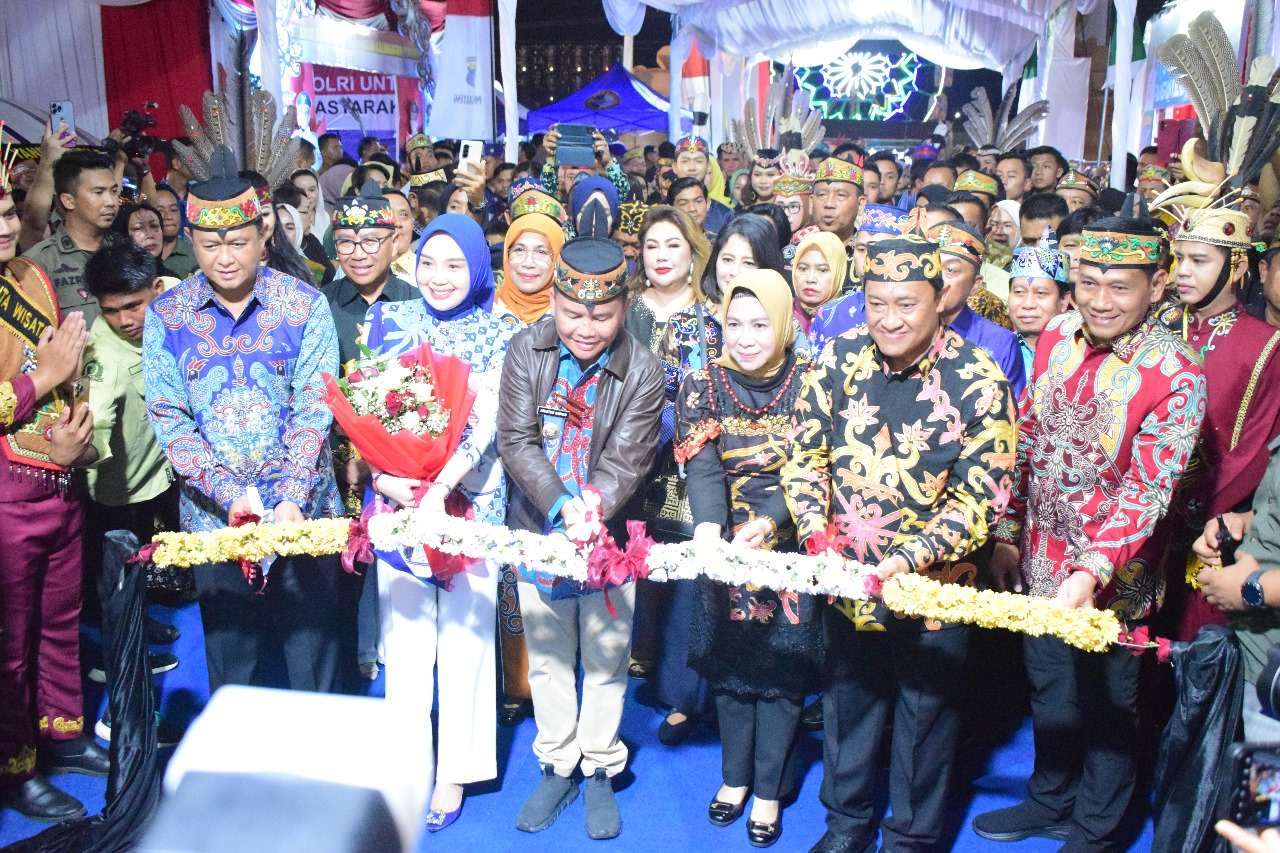 Gubernur Agustiar Sabran Resmi Buka Kalteng Expo 2025, Dislutkan Kalteng Tampilkan Inovasi Pangan Biru dan Gelar Undian Setiap Hari