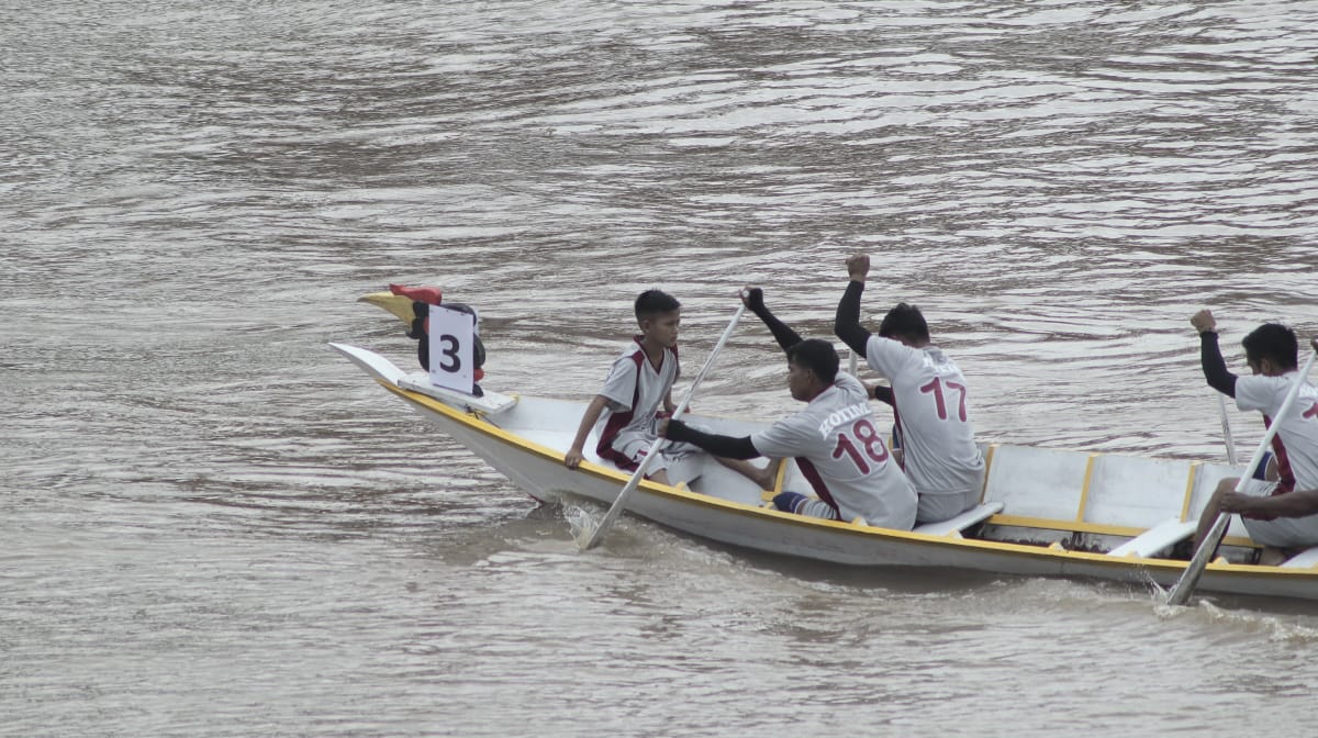 Lomba Jukung Tradisional Digelar di Kawasan Sungai Kahayan