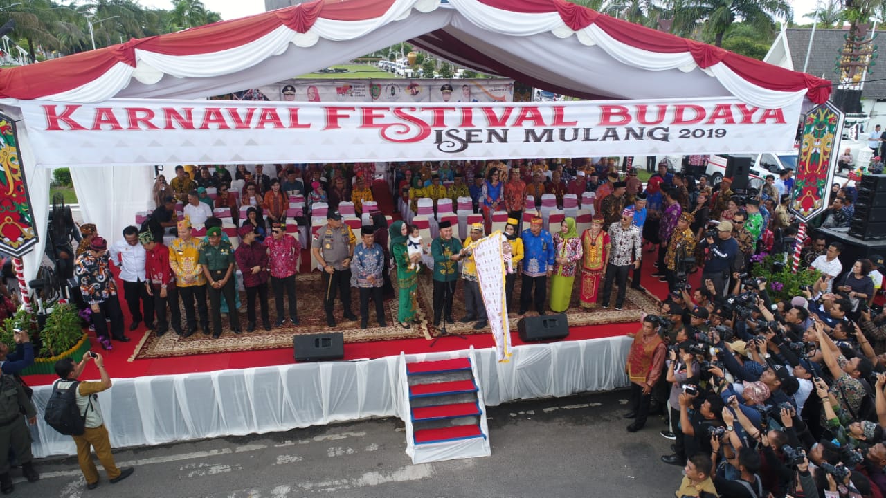 Gubernur Kalteng Lepas Karnaval Budaya FBIM Tahun 2019