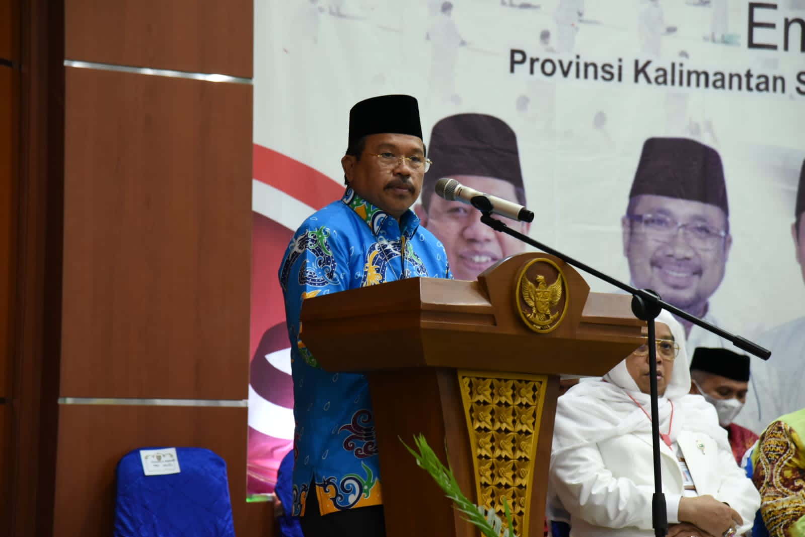 Sekda Kalteng H. Nuryakin Lepas Keberangkatan Jemaah Calon Haji Kloter 5