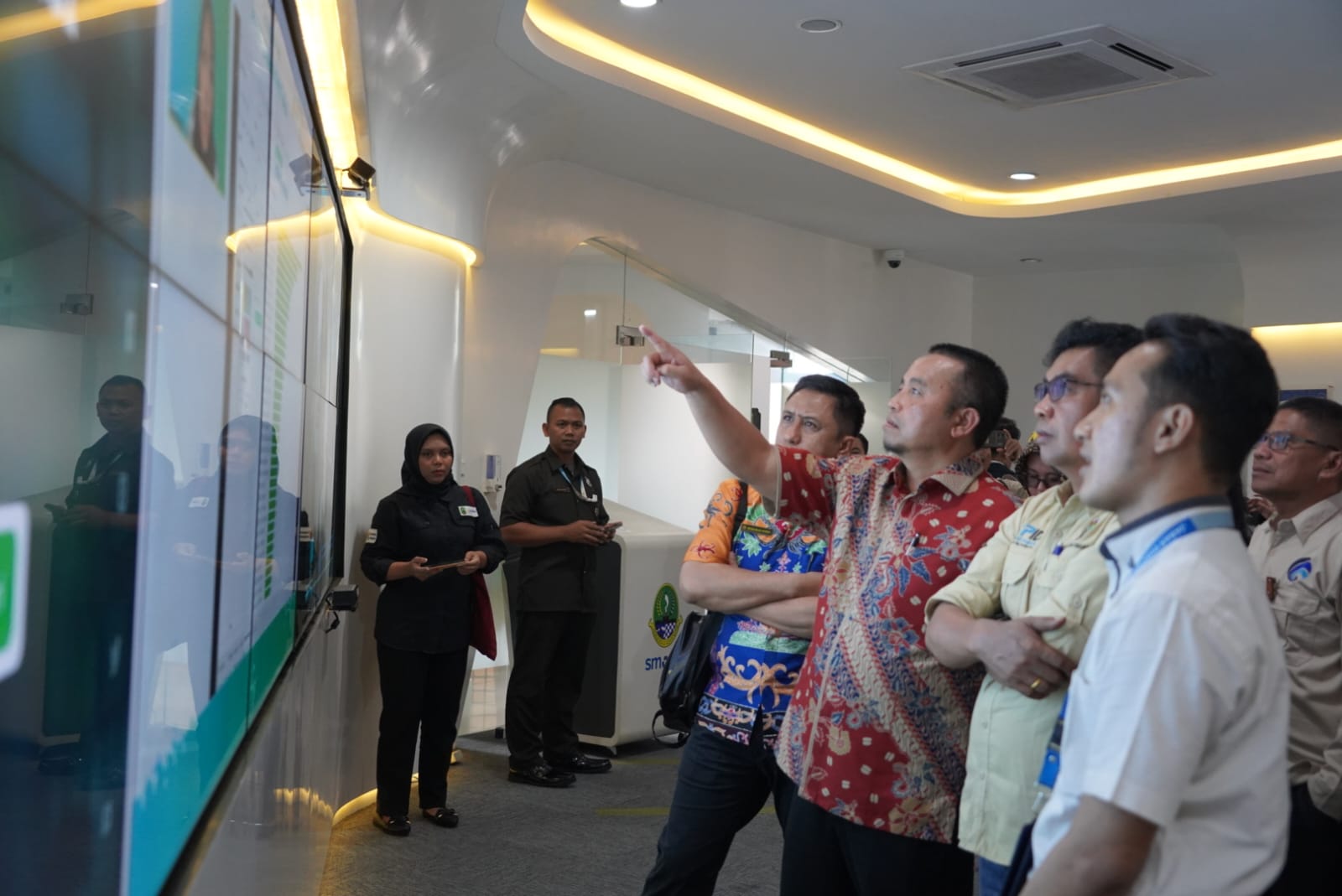 Asisten Adum Sri Suwanto Hadiri Kaji Banding dan Rakor PPID Prov. Kalteng di Bandung Jabar