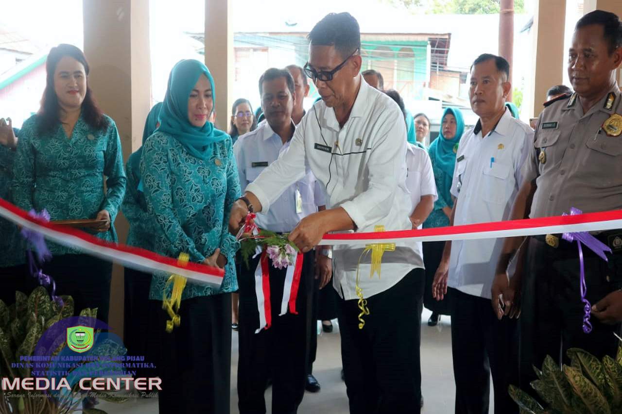 Plt. Sekda Pulang Pisau Resmikan Gedung Wanita Sumbu Kurung