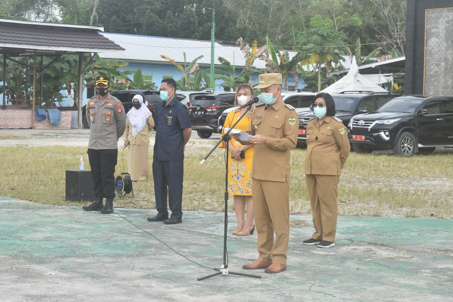 Bupati Gunung Mas Serahkan Hewan Kurban
