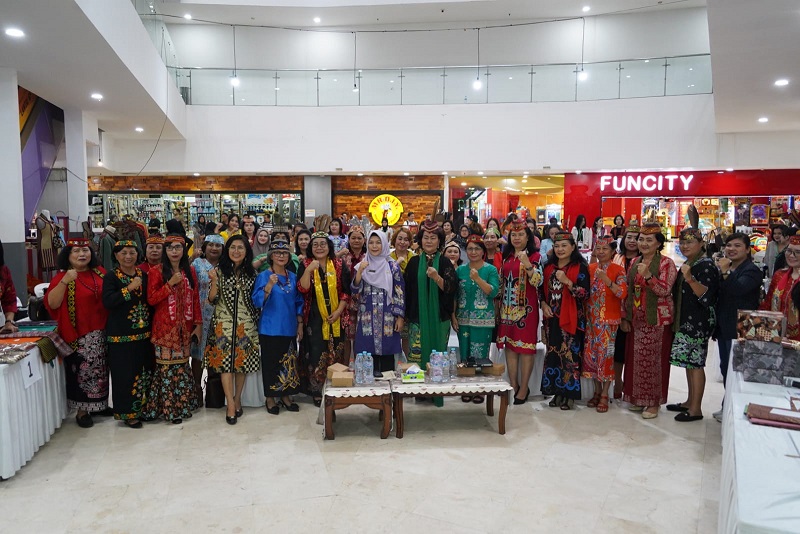 Buka Rangkaian Peringatan HUT Lembaga Perempuan Adat Nasional Ke-1, Asisten Ekbang Harapkan Sinergisitas dan Kolaborasi LPDN dengan Pemerintah