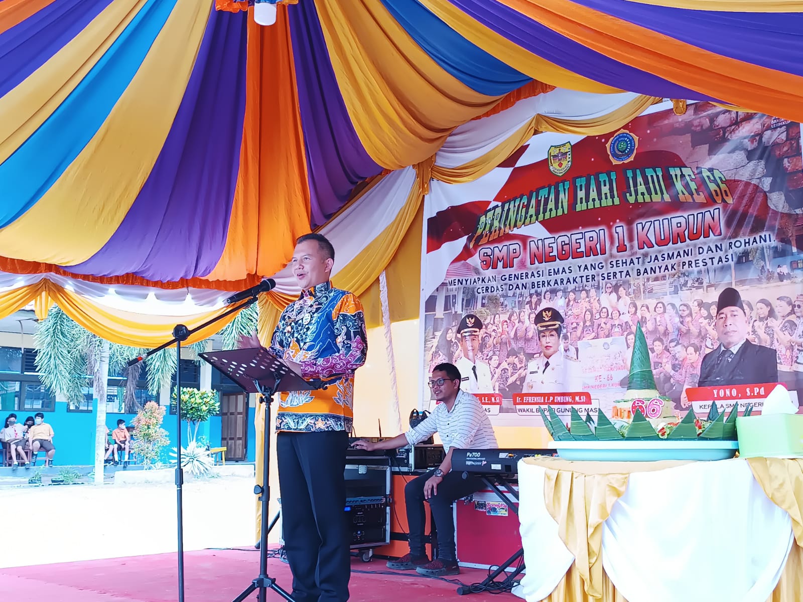 Bupati Gumas Hadiri Perayaan HUT SMPN 1 Kurun  ke-66