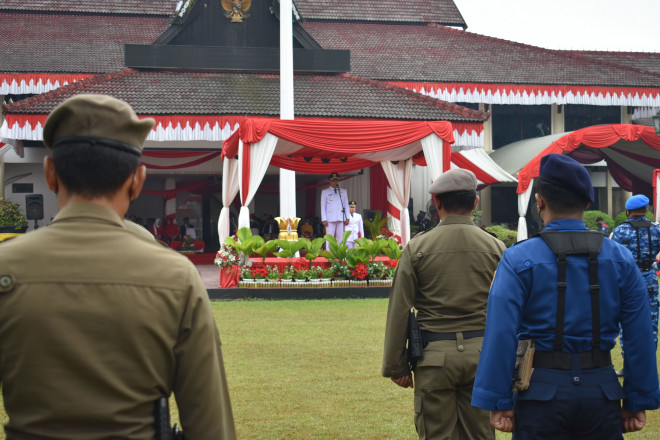 Pj Bupati Kobar Pimpin Upacara Peringatan HUT Kemerdekaan RI ke-77