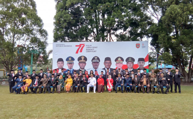 Pj Bupati Kobar Pimpin Upacara Peringatan HUT Kemerdekaan RI ke-77